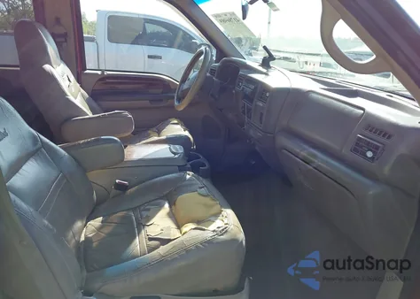 2000 Ford Excursion Limited from USA, damaged, VIN 1FMNU42SXYEE00741